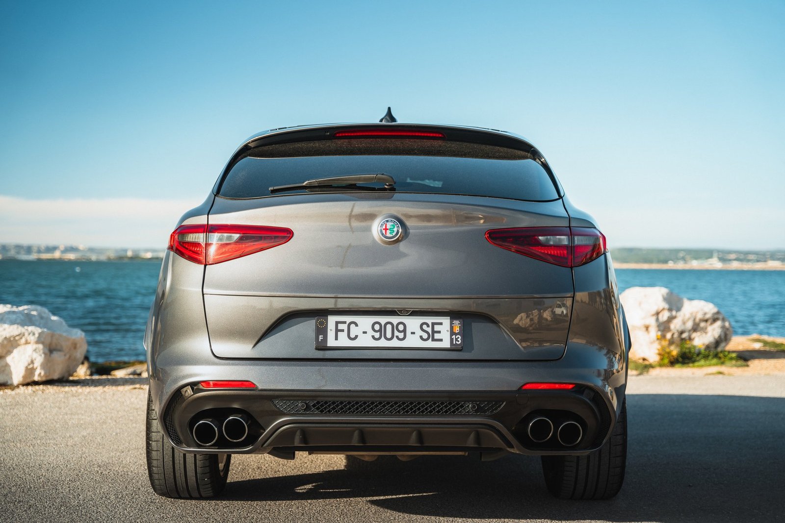 Alfa Romeo Stelvio — vue arrière, sélection NatioPark