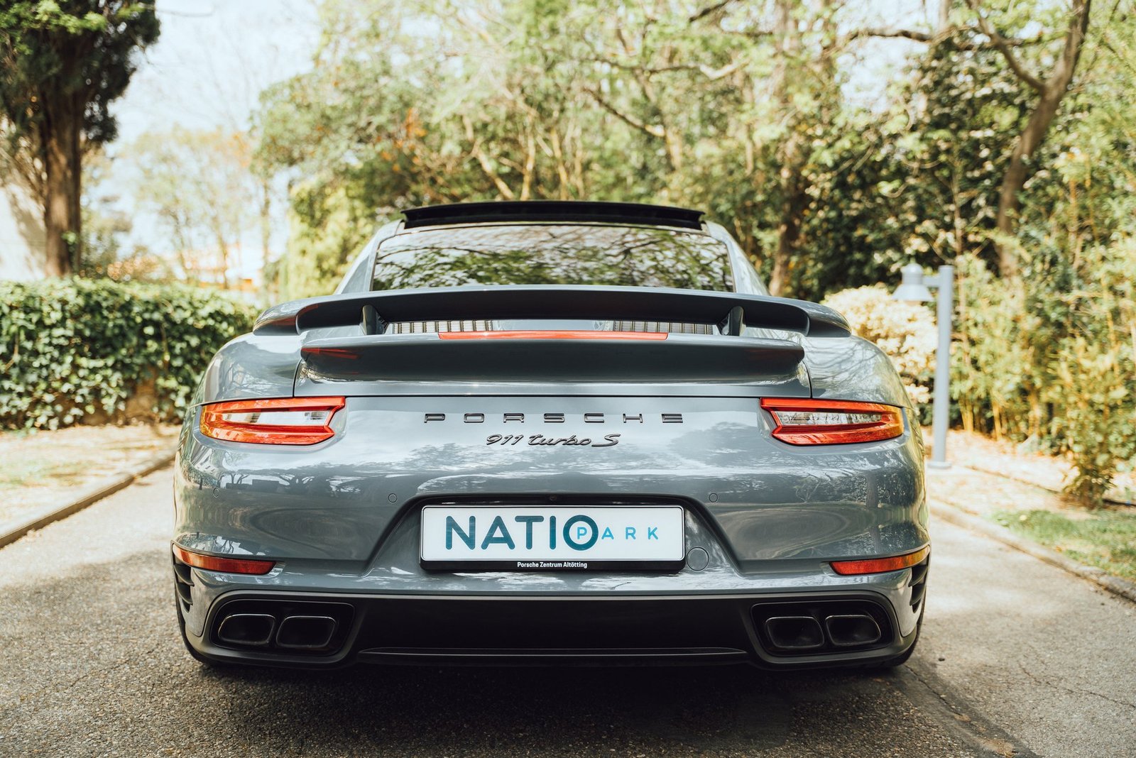 Porsche 911 Turbo S — vue arrière, sélection NatioPark