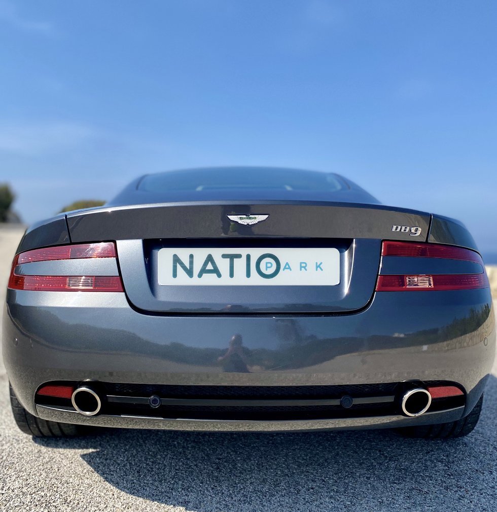 Aston Martin DB9 — vue arrière, sélection NatioPark